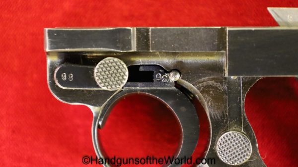 Luger P.08, 9mm, Mauser Banner 1940, Police Eagle C with a Matching Magazine-Mint - Image 24