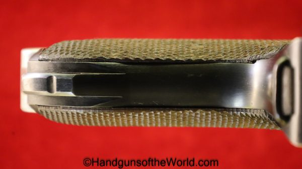 Luger P.08, 9mm, Mauser Banner 1940, Police Eagle C with a Matching Magazine-Mint - Image 4